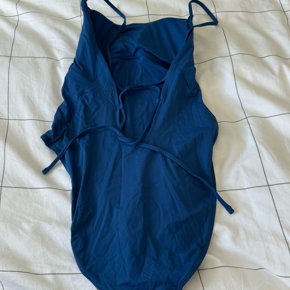 Everlane one piece bathing suit size large - Picture 2 of 3